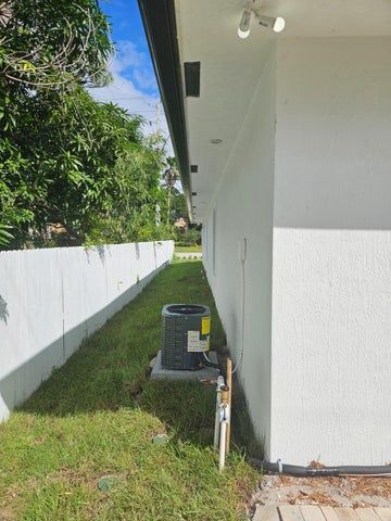 Building Photo - 5029 Sunrise Blvd