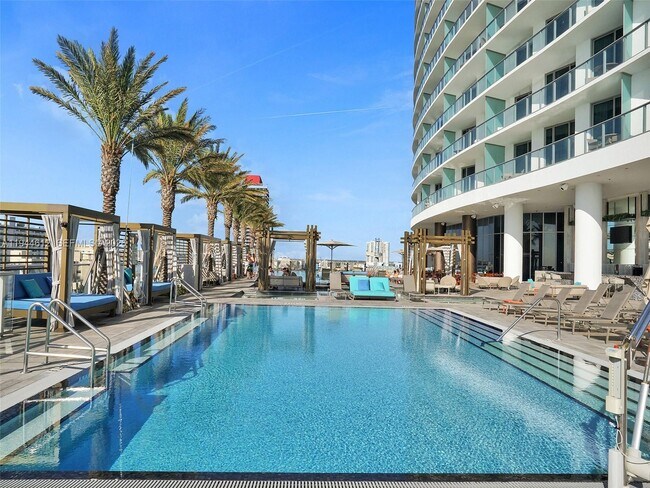 Building Photo - 4111 S Ocean Dr