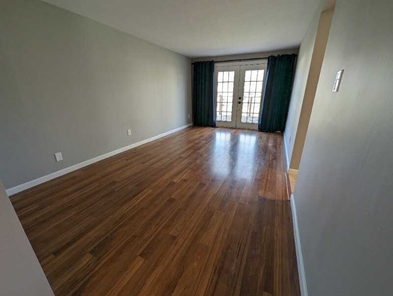 Building Photo - 10106 Ridgewood Dr