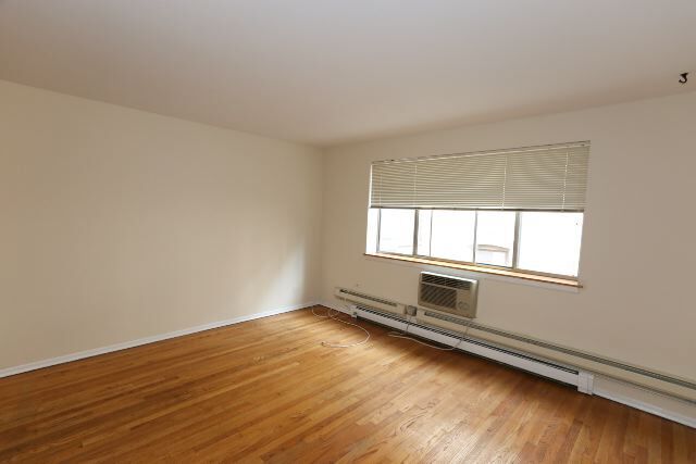 Building Photo - 663 W Wrightwood