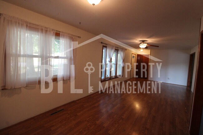 Building Photo - Charming 3-Bedroom Home in Branson – Great...