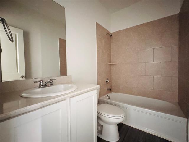 Building Photo - 5616 Elwood Dr