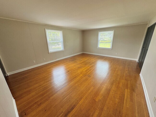 Building Photo - 224 28th Ave Pl NE