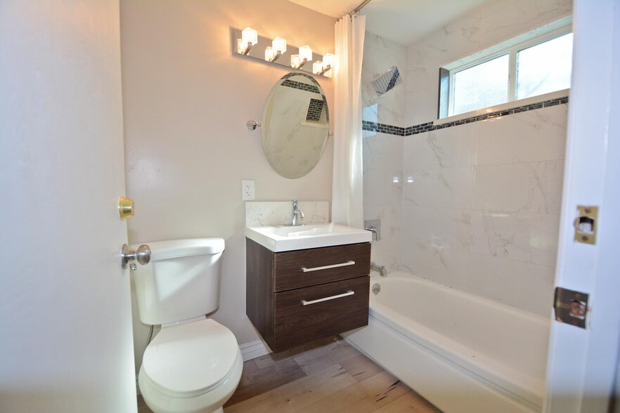 Building Photo - 9616 Gerald Ave