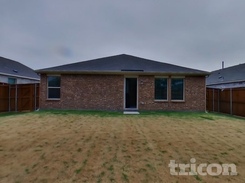 Building Photo - 1704 Claireborne Court Little Elm TX