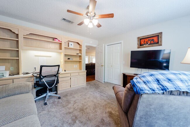Building Photo - 3 Bed, 2 bath, in Hot Springs Village
