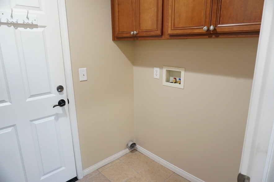 Building Photo - 11855 Birch Grove Ln