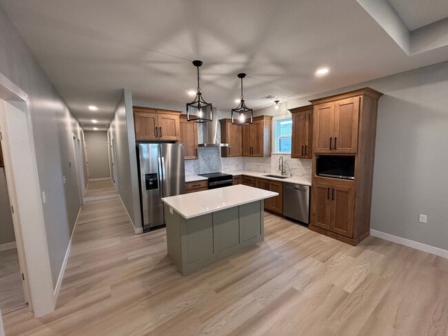 Building Photo - Stunning New Build in Central Manhattan! Available NOW!