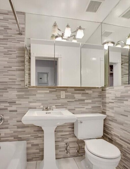 Building Photo - 147 Avenue A