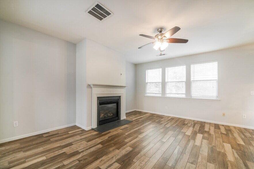 Building Photo - 50 Brookview Dr