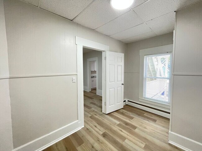 Building Photo - 49 Pennacook St