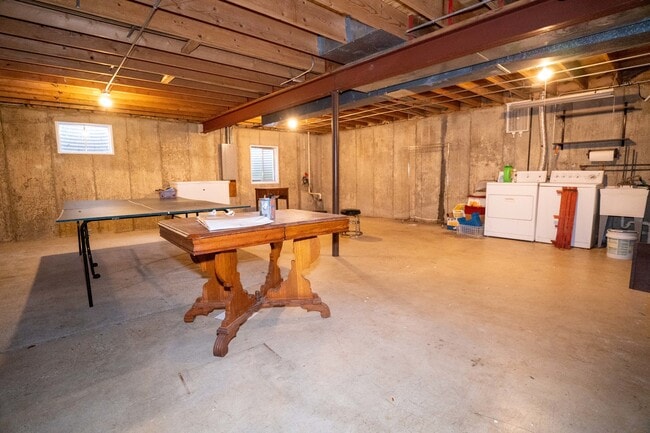 Building Photo - 16409 Winding Creek Rd