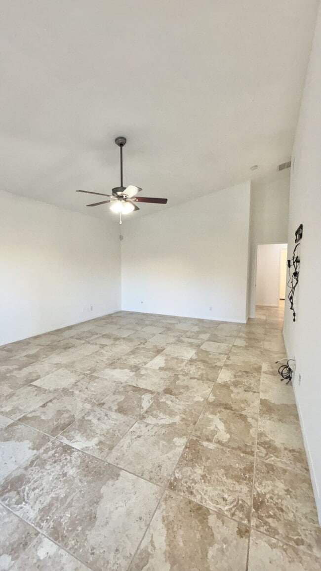 Building Photo - 3 Bedrooms and 3 Bathrooms Save $500 Move-in by April 1st!!