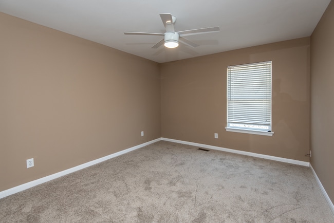 Building Photo - 720 Vista Hills Ct
