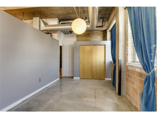 Building Photo - 901 N 3rd St