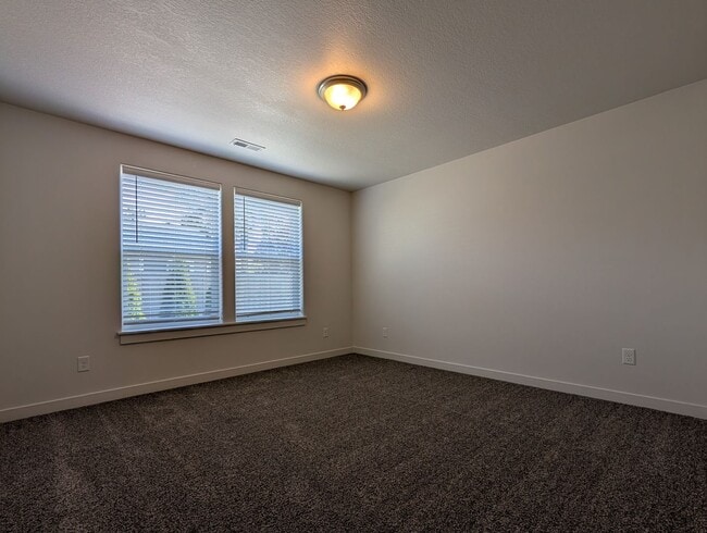 Building Photo - Beautiful 3-Bedroom, 2-Bath Home in Springfield!