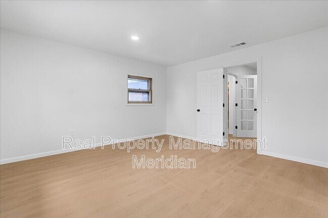 Building Photo - 2424 Cloverdale St