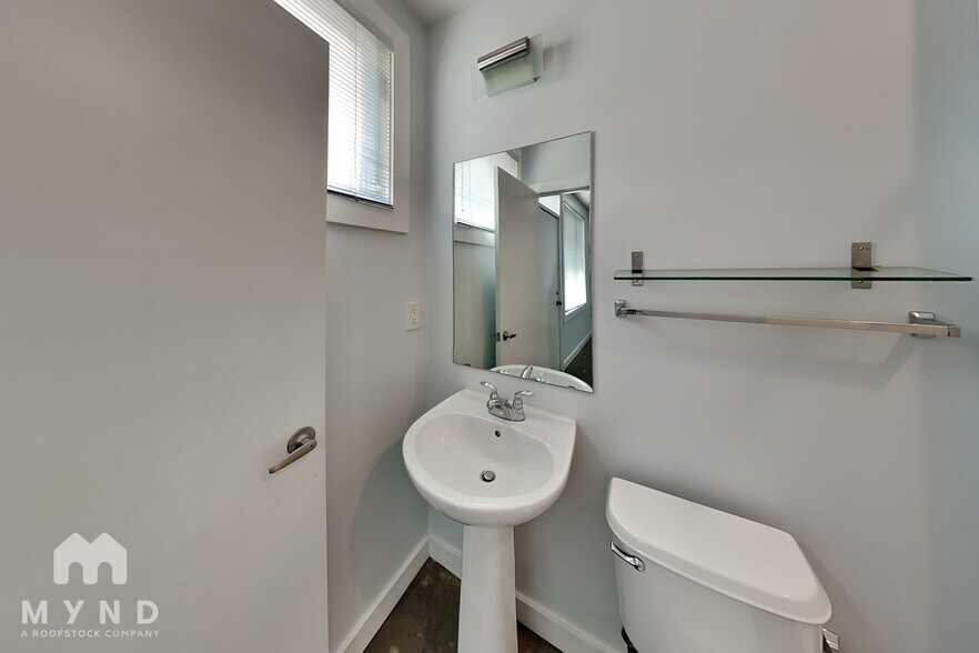 Building Photo - 1379 Stirling Cir NW