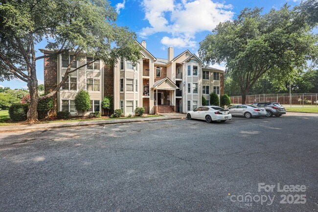 Primary Photo - 6203 Rosecroft Dr