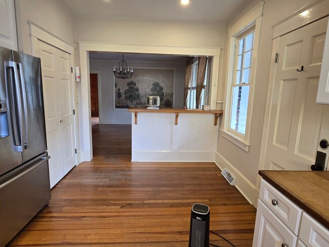 Building Photo - Beautiful Brick Home in Historic District of Edenton