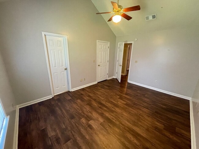 Building Photo - 1004 Creekside Pl