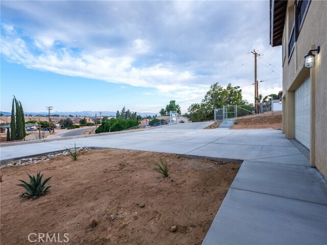 Building Photo - 8411 Buckthorn Ave