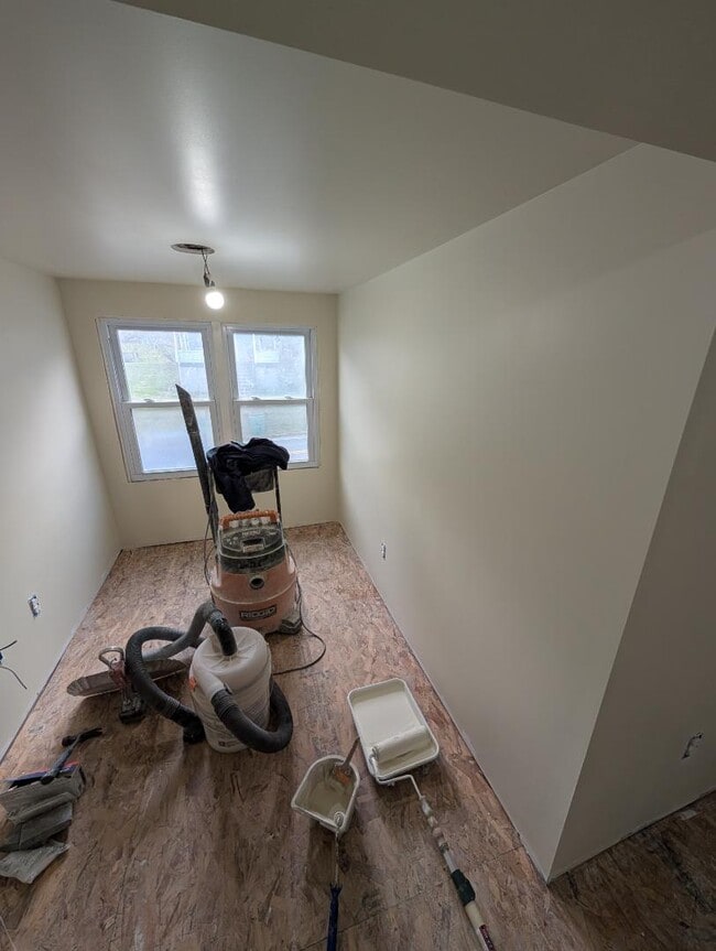 Building Photo - 136 Whitestown Rd