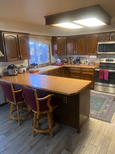 Building Photo - 2445 S Oakland Cir