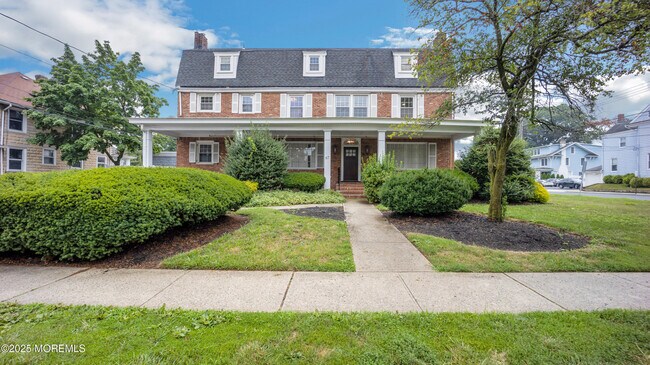 Building Photo - 87 Maple Ave