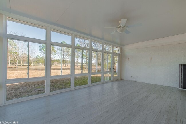 Building Photo - 117 Club Dr