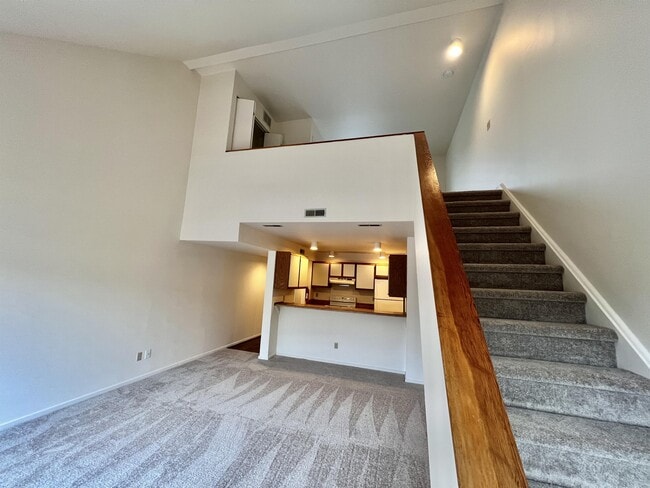 Building Photo - 1002 Linden Ave