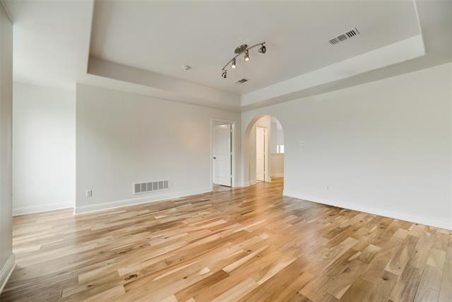 Building Photo - 6755 San Fernando