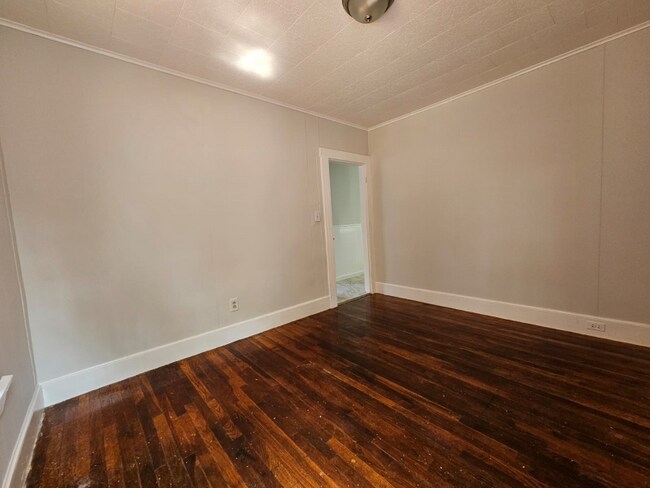 Building Photo - 80 White St