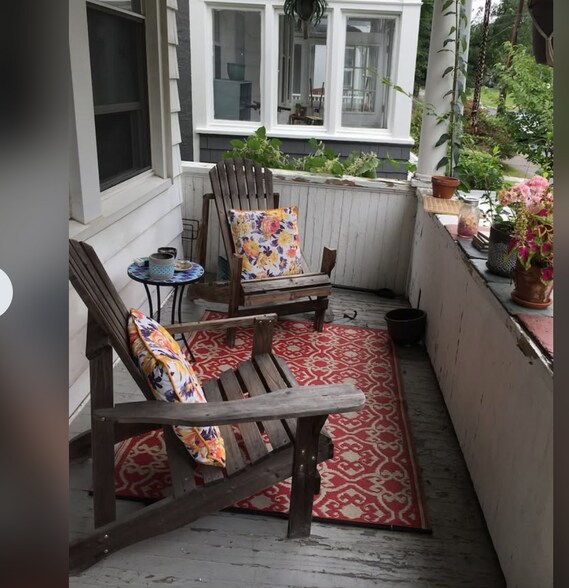 Building Photo - 890 Lancaster St