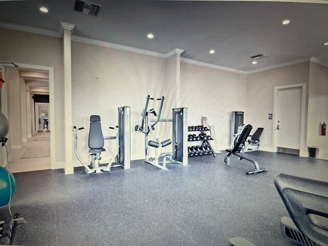 Building Photo - 20 Del Palma Dr