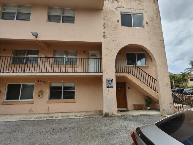 Primary Photo - 2270 W 54th Pl