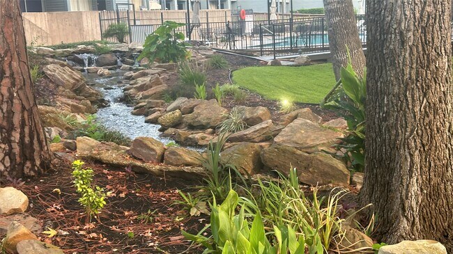 Building Photo - 12500 Melville Dr