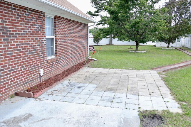 Building Photo - 109 Purple Martin Pl