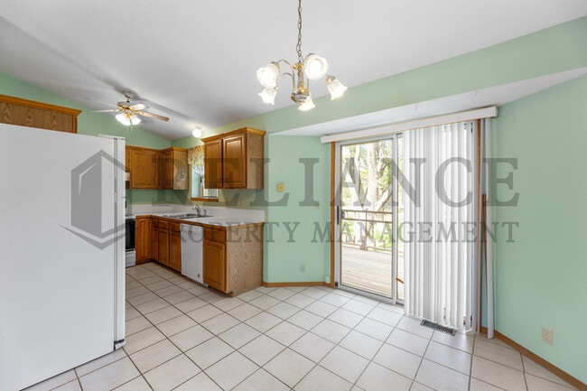 Building Photo - 8502 W Westlawn Cir