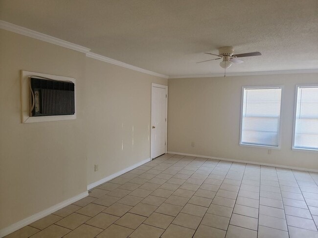 Building Photo - 3 BD 1.5 BA Ocean Springs Rental in the Go...