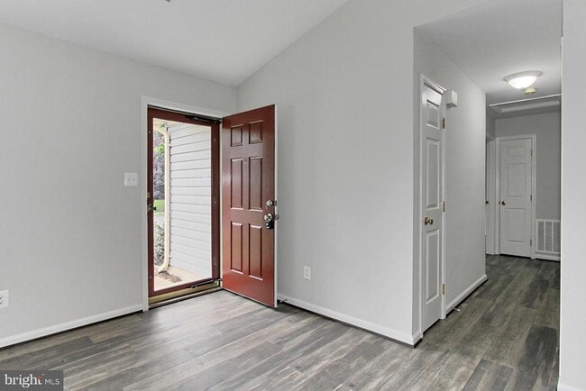 Building Photo - 20585 Triple Crown Ct