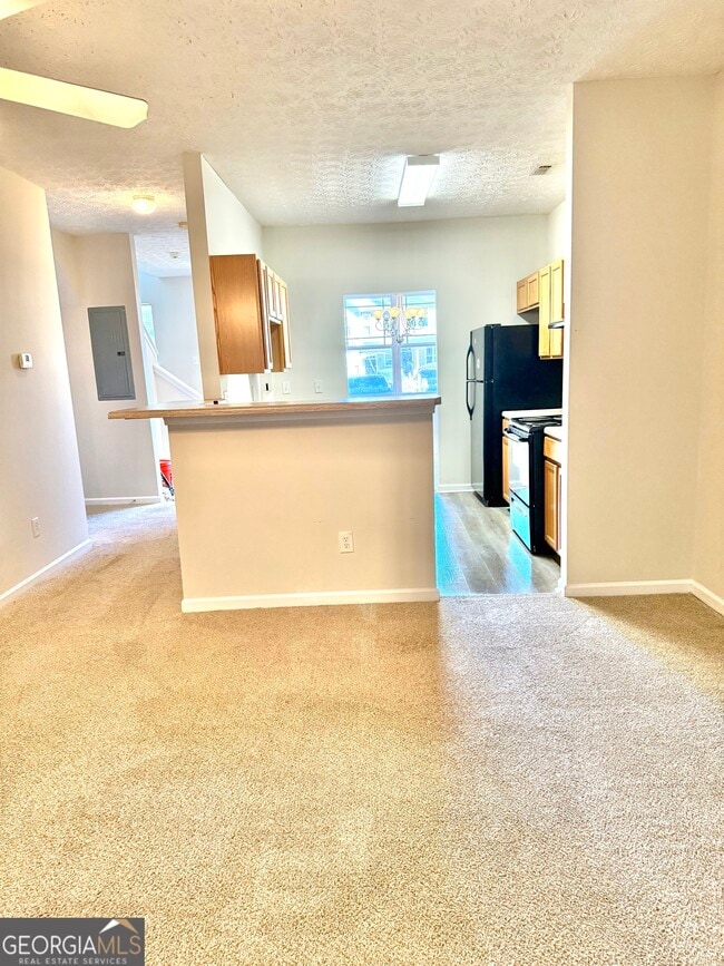 Building Photo - 6327 Ellenwood Dr