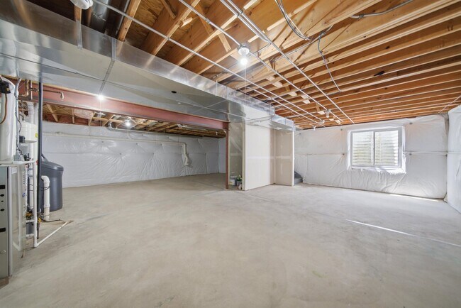 Building Photo - 9165 Buckingham Ct