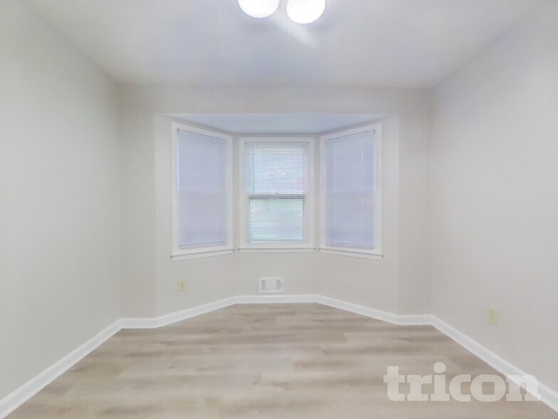 Building Photo - 143 Aspen Ct