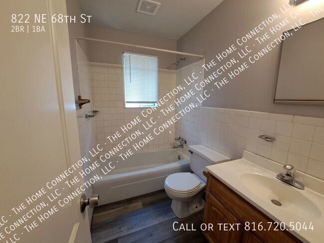 Building Photo - Recently Updated 2 Bed / 1 Bath Townhouse ...