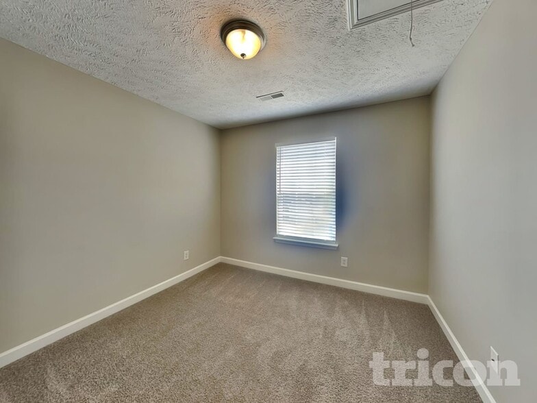 Building Photo - 649 Belgium Dr