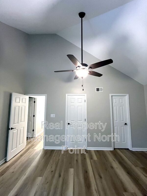 Building Photo - 3030 Steeplechase Dr