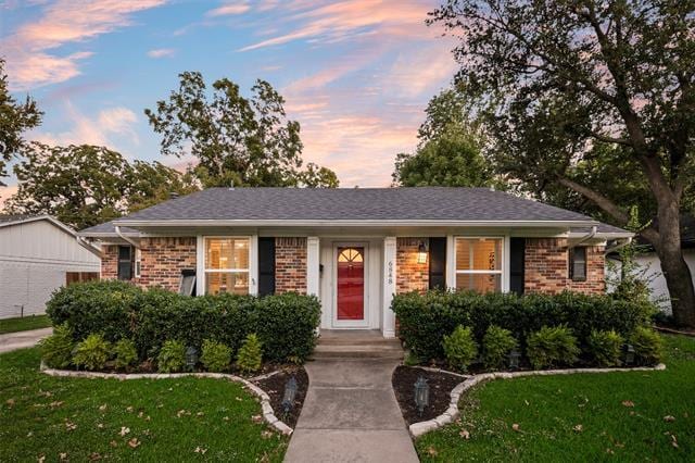 Building Photo - 6848 Town N Dr