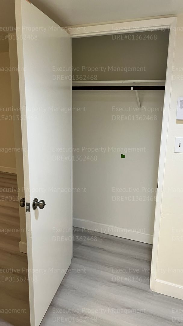 Building Photo - Remodeled 3 bedroom/ 2 bathroom home