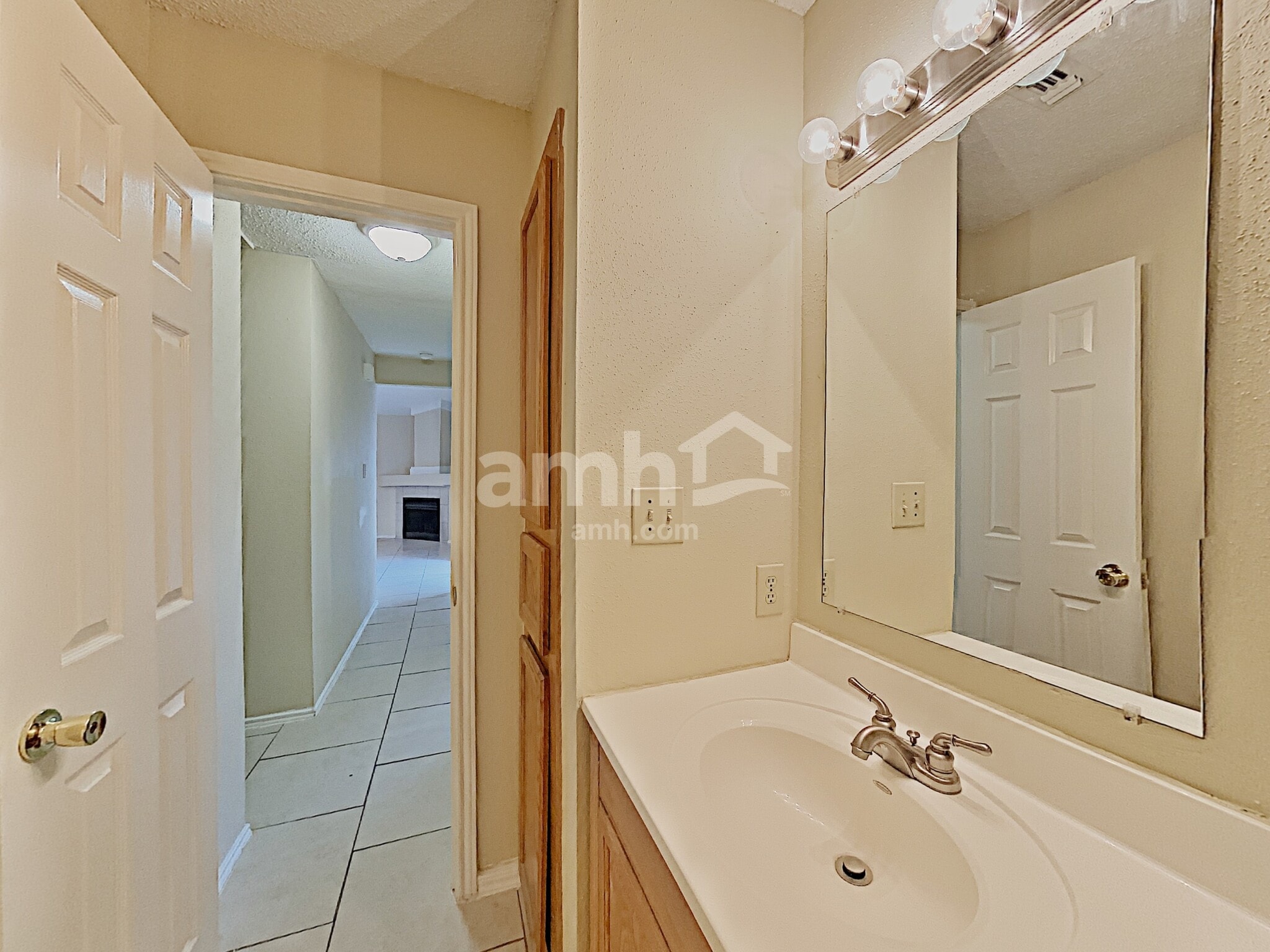 Building Photo - 734 Cypresscliff Dr